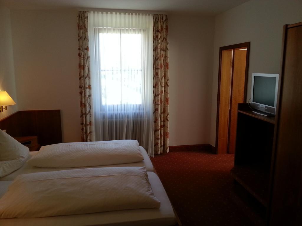 Hotel Seewirt 노넨혼 객실 사진