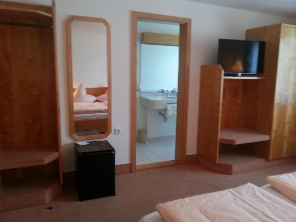 Hotel Seewirt 노넨혼 객실 사진