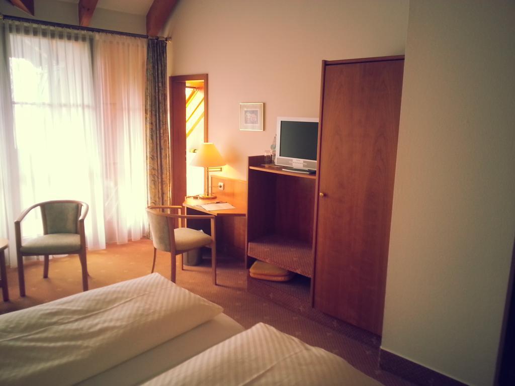 Hotel Seewirt 노넨혼 객실 사진